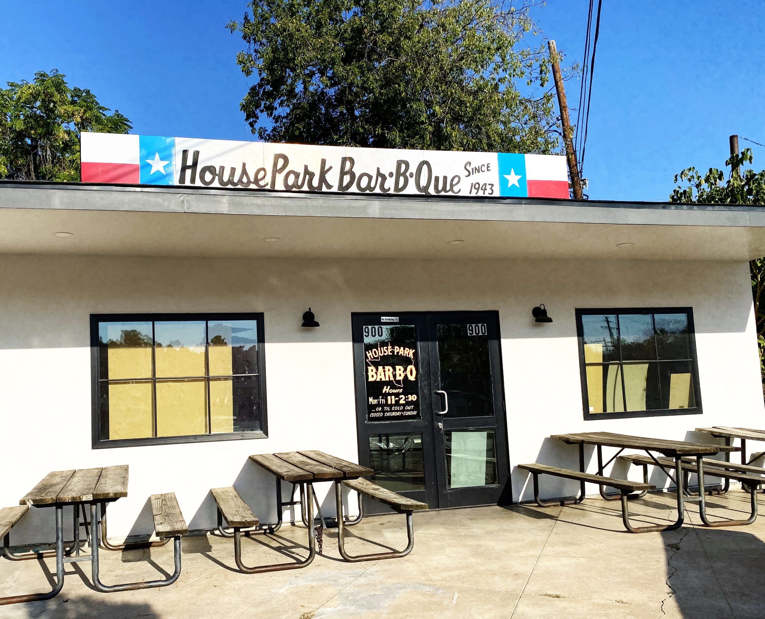 House Park Bar-B-Q exterior